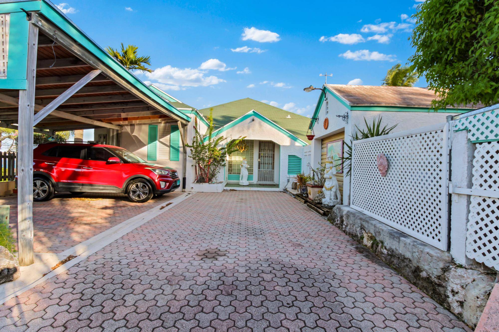 TOWER HEIGHTS Single Family Home New-Providence