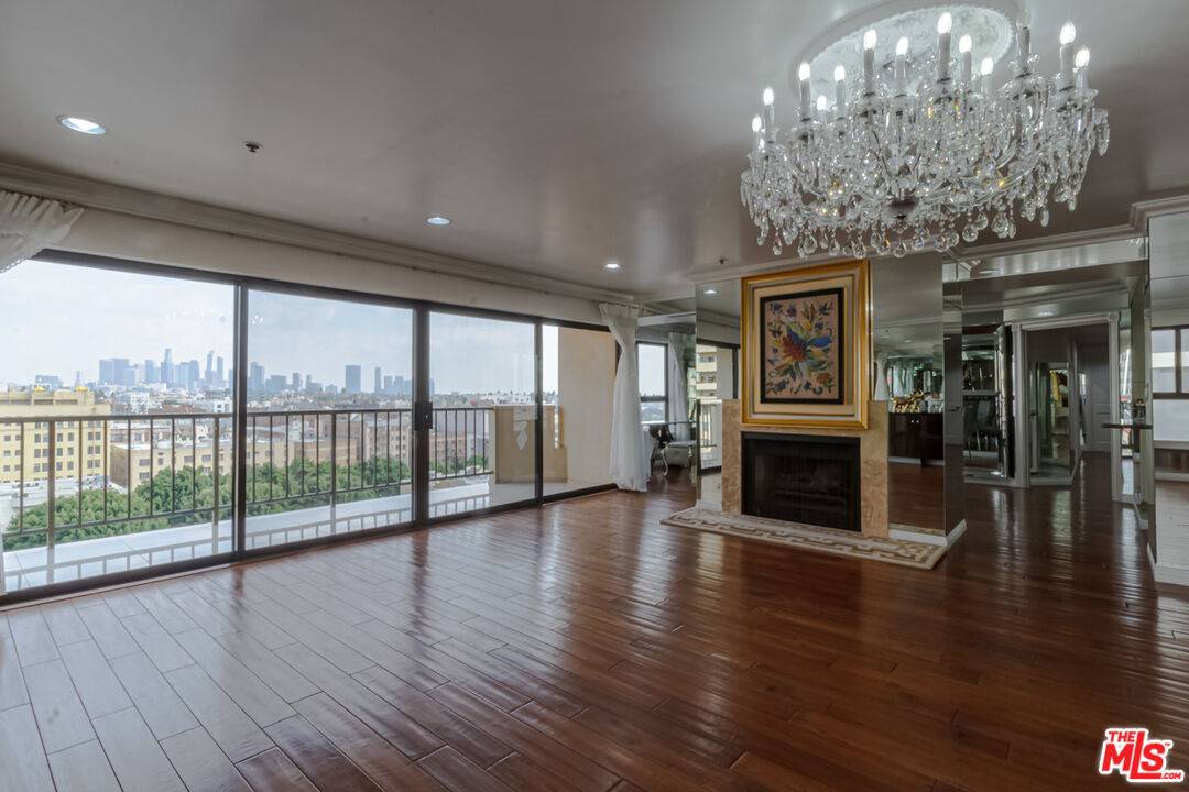 727 S Ardmore Ave 3BR Hancock Park La