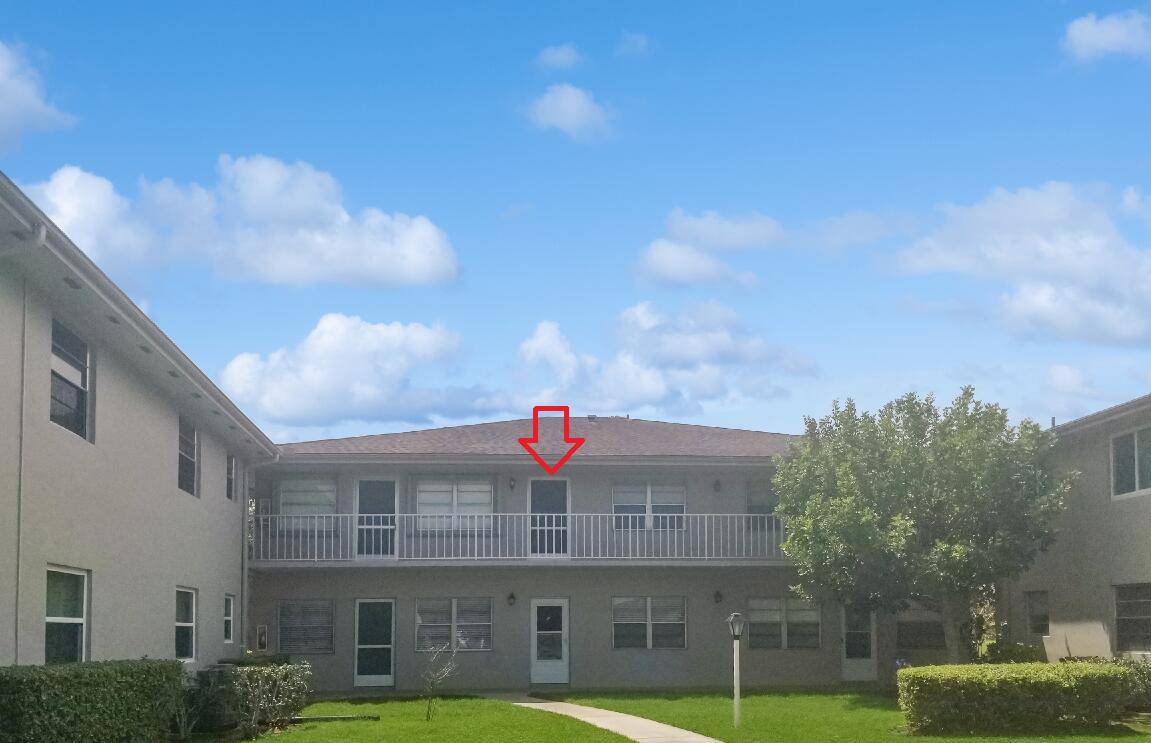 Cute As A Button, Cozy And Clean As A Whistle, 1Bedroom 1Bath Condo Located In The Beautiful 55 Vista Saint Lucie.