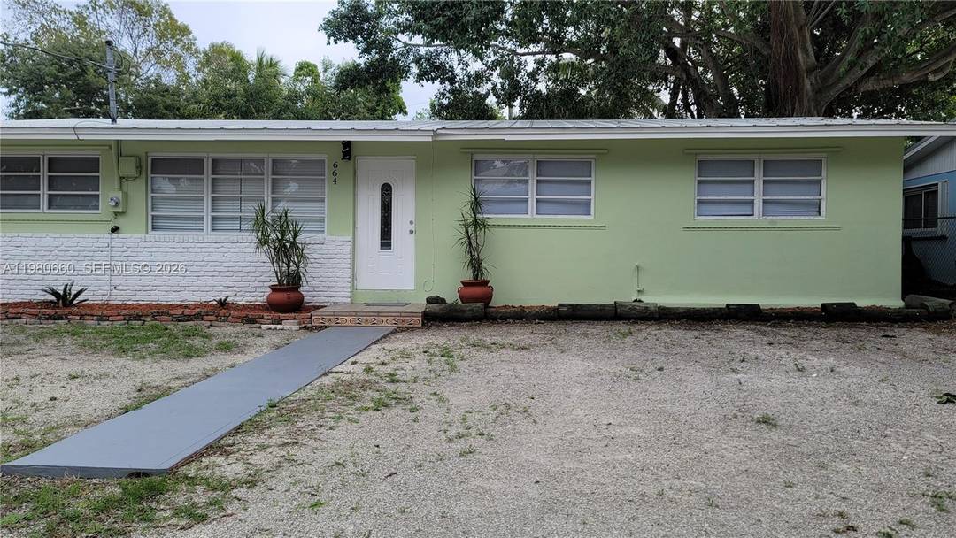 Opportunity to own a 4 bedroom, 2 bath single family home in the desirable Twin Lakes area of Key Largo.