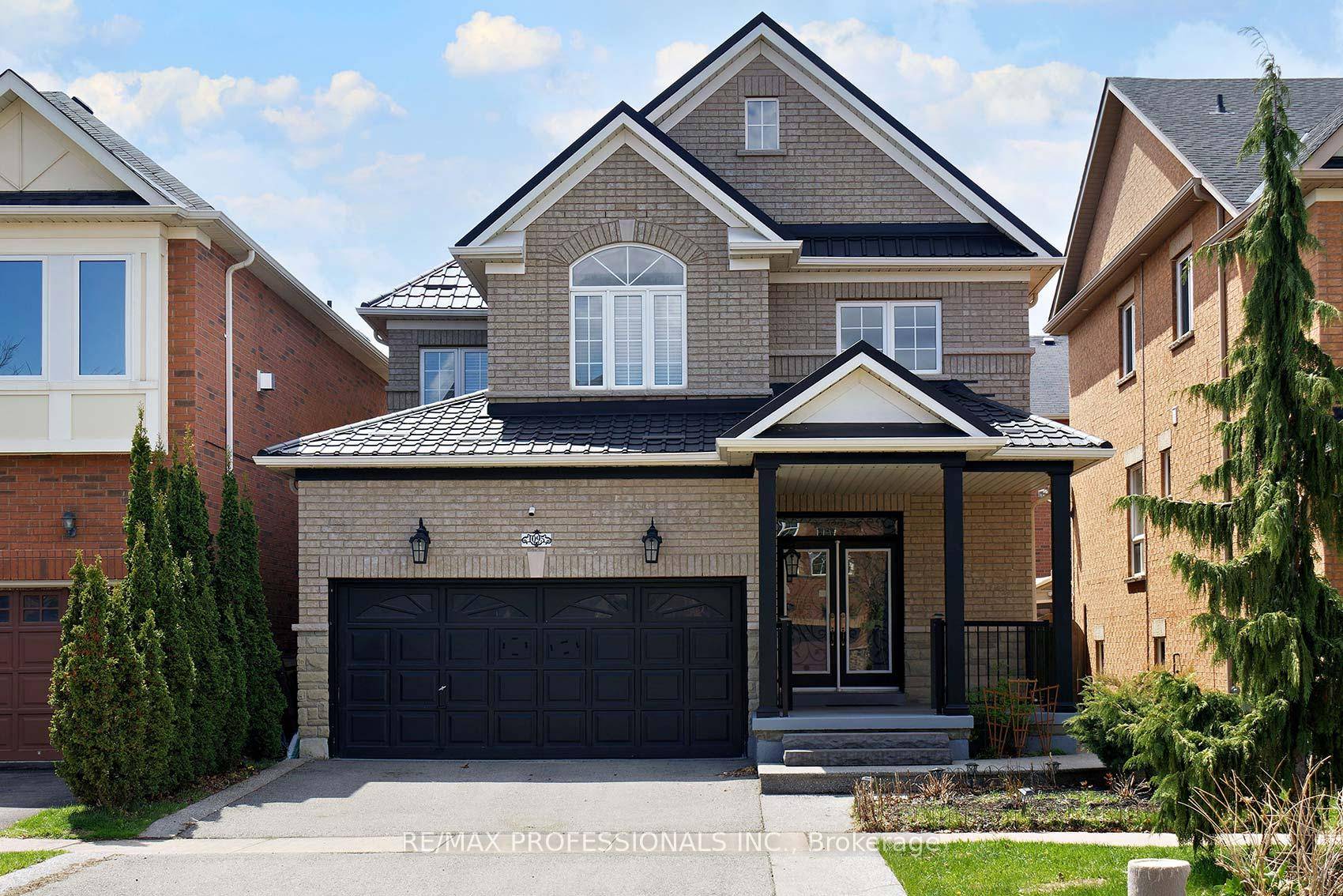 Welcome to this stylish and updated detached home in a fantastic location !