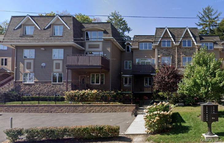 Welcome to 169 Route 306, a beautifully maintained 3 bedroom, 2 bathroom condominium built in 2016.