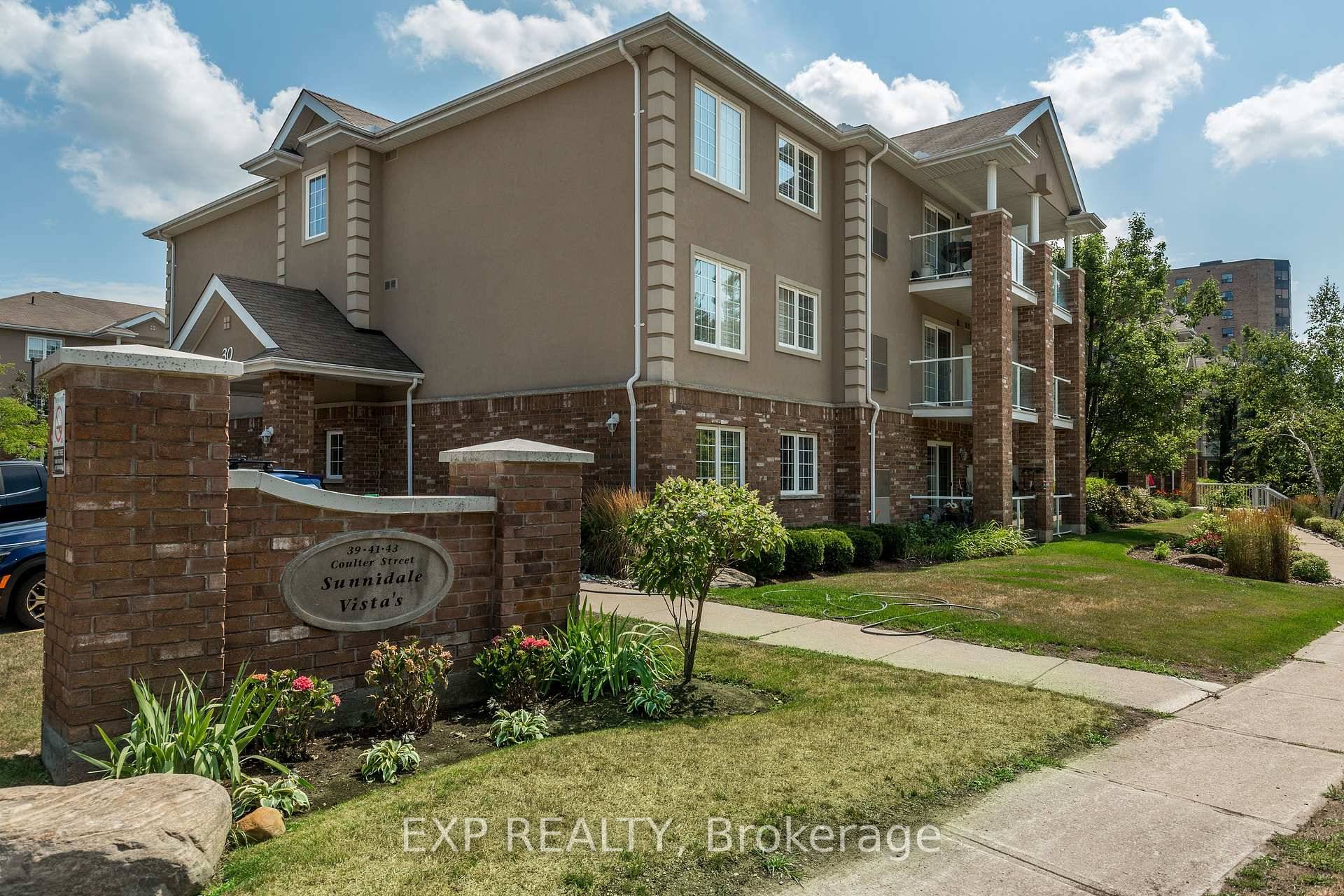 Welcome to This Beautiful, Bright and Well Kept 1 Bedroom, 1 Bath Condo Offering Incredible Value.