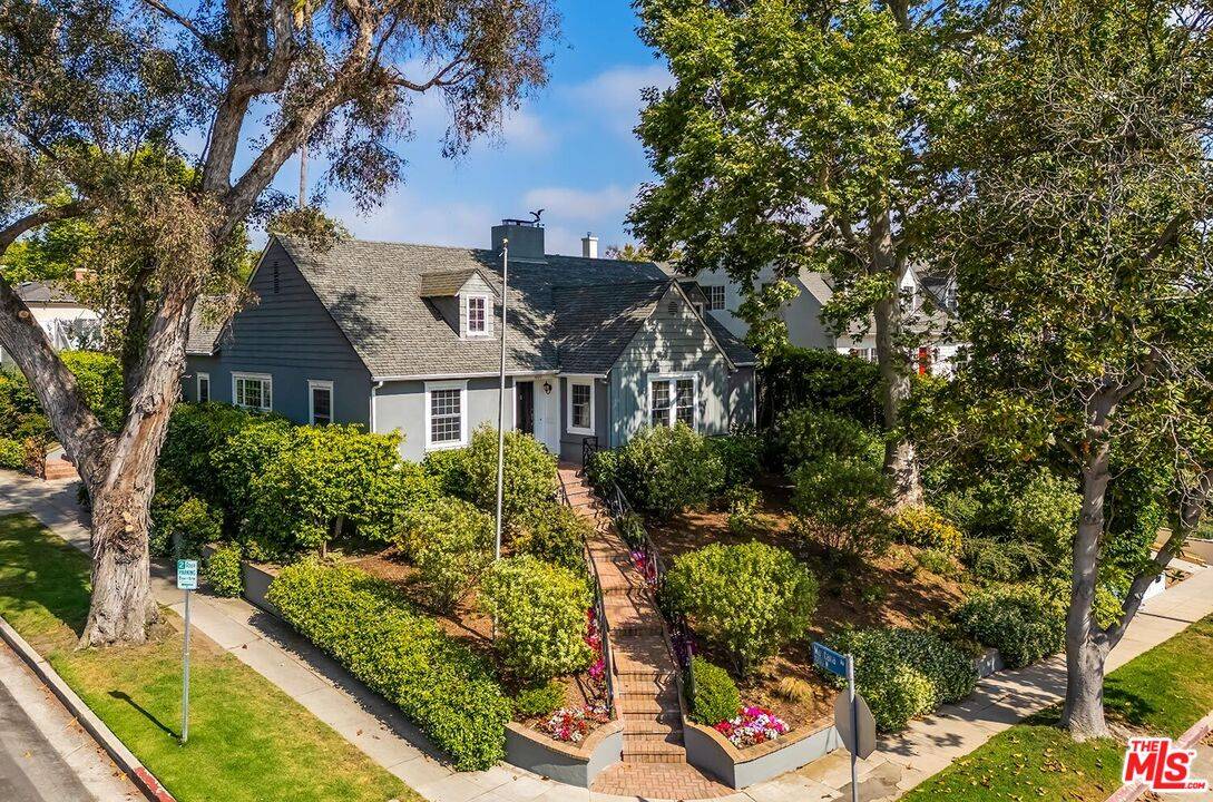 400  S Bentley Ave 3BR Brentwood La