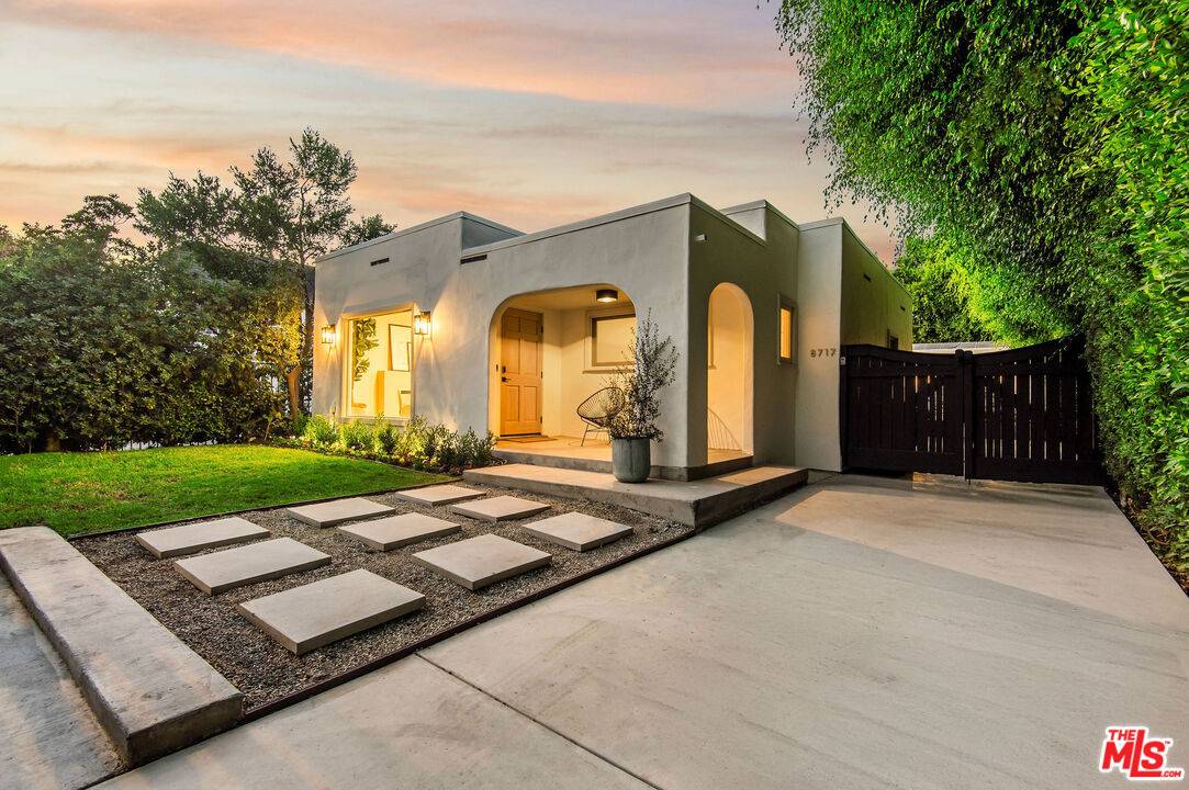 8717 Dorrington Ave 3BR Beverly Grove La