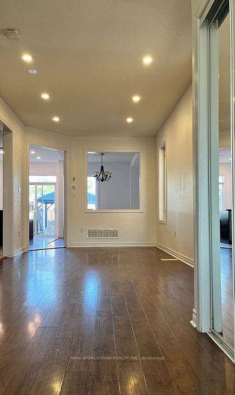 Stunning, well maintained 3 1 bedroom semi detached home in the heart of downtown Mississauga !