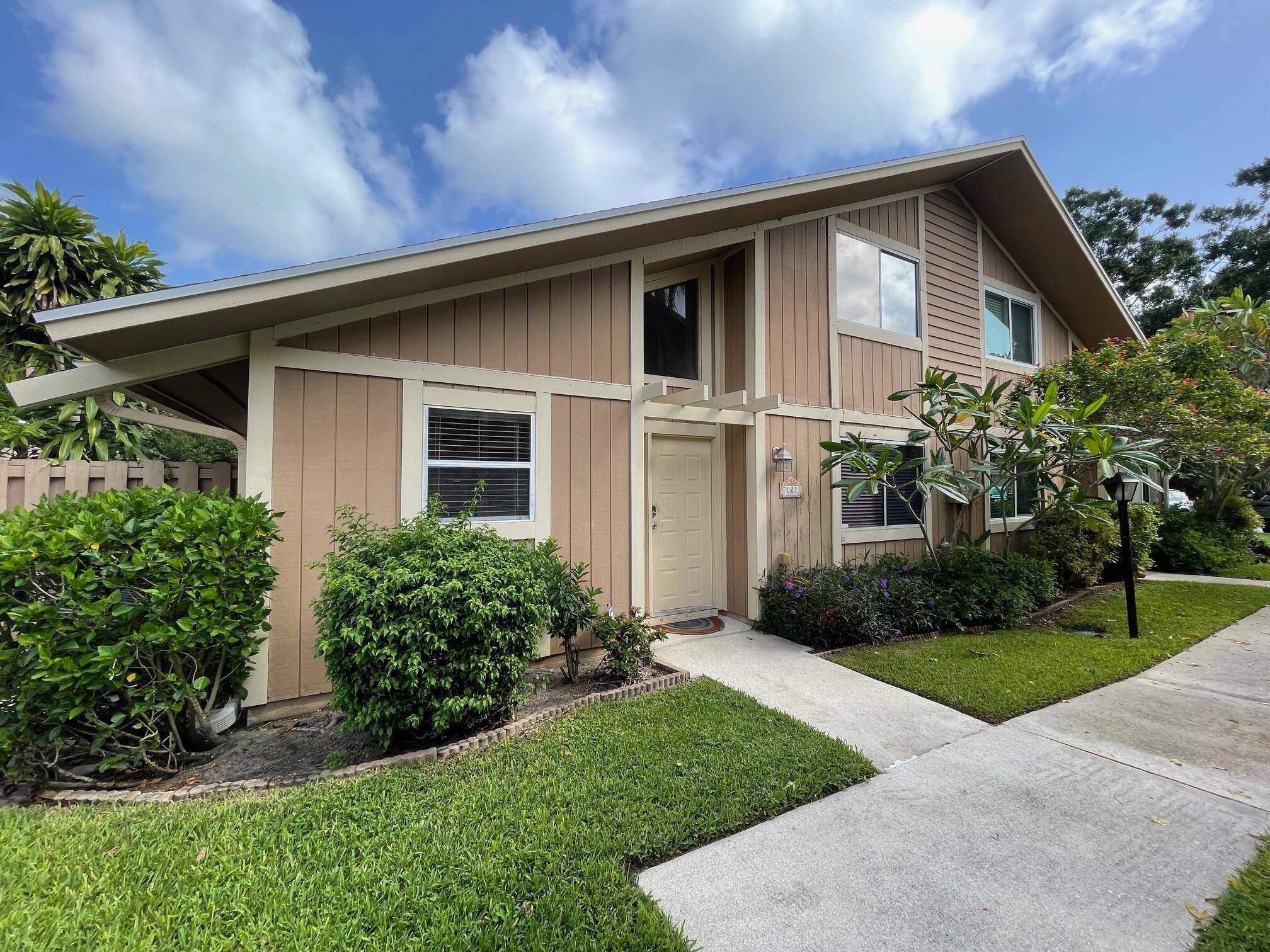 Incredibly spacious 4 bedroom, 3 full bath, plus loft town home.