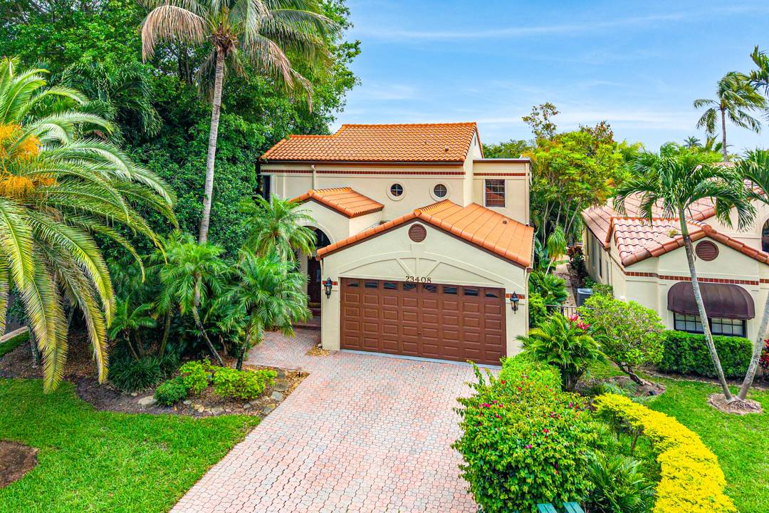 The only available residence in Valencia at Boca Pointe an exclusive, gated enclave known for its tree lined streets and refined Boca Raton lifestyle.