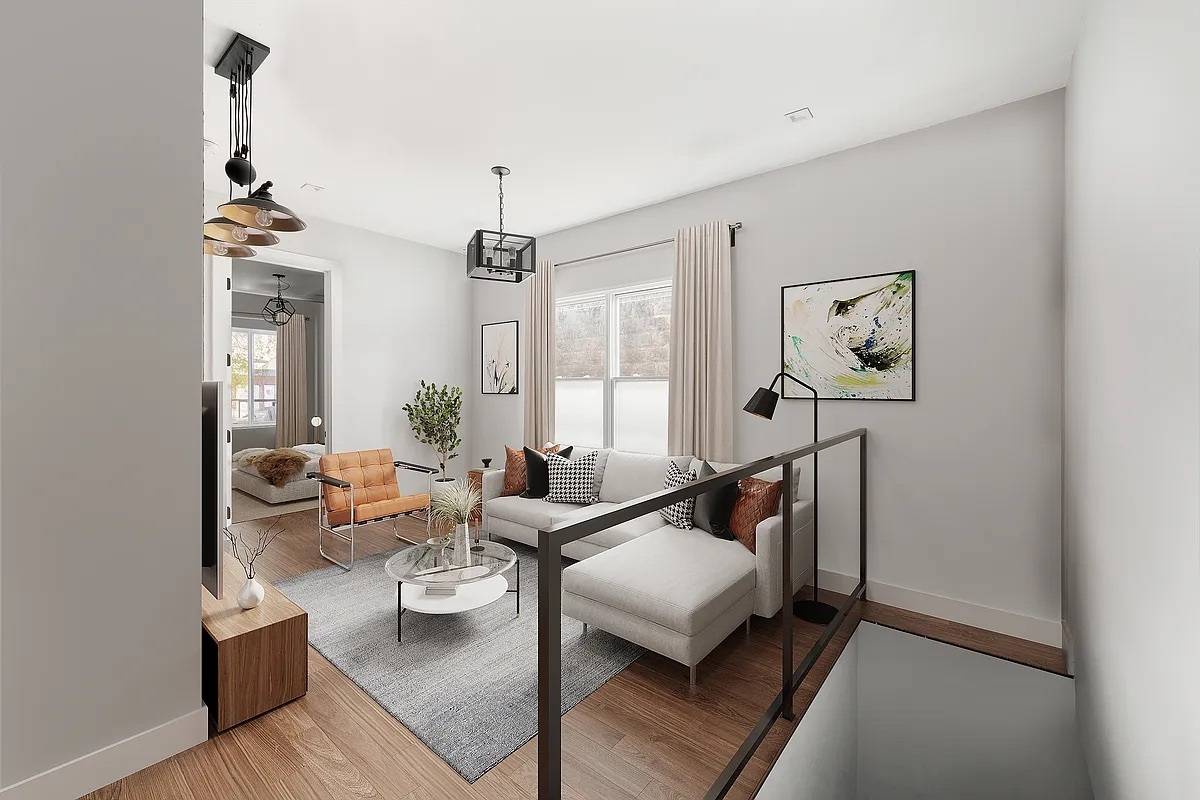 PLEASE INQUIRE ABOUT PRICING STRUCTURE Welcome to Apartment 1F at 16 12 Centre Street !