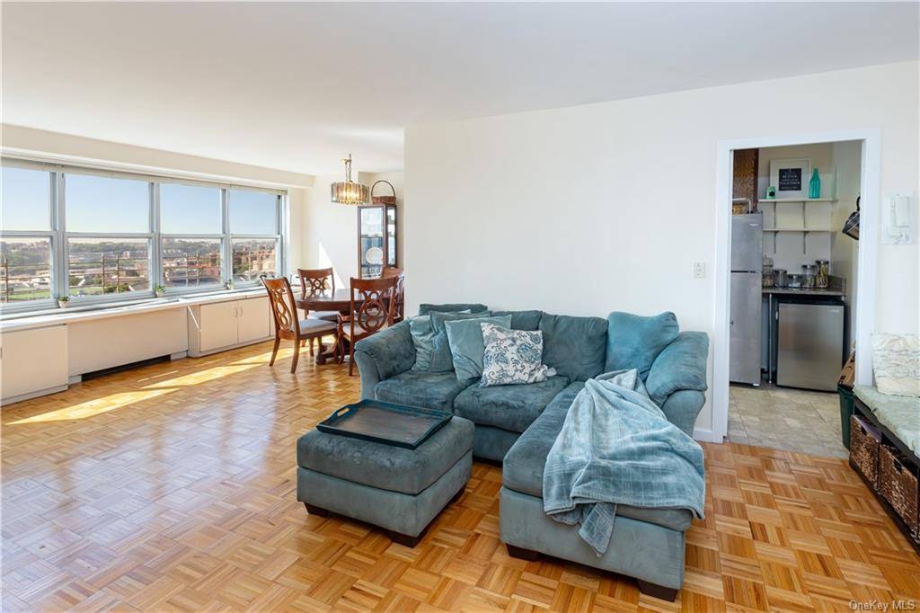 Bright, beautiful, and brimming with charm, this exquisite 2 bedroom, 2 bath luxury apartment at River Point Towers is now available !