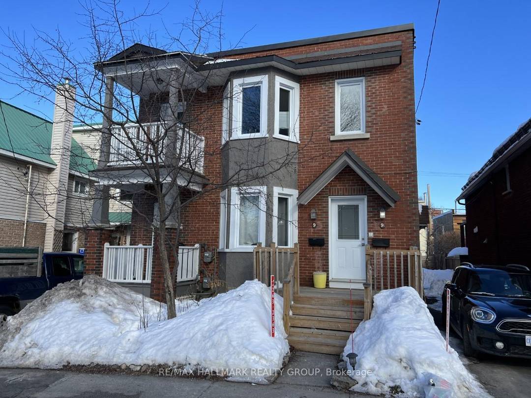 Beautiful 2 Bed plus Den and 1 Bath on the second floor apartment right in the heart of the Glebe, and across the street from the well loved and widely ...