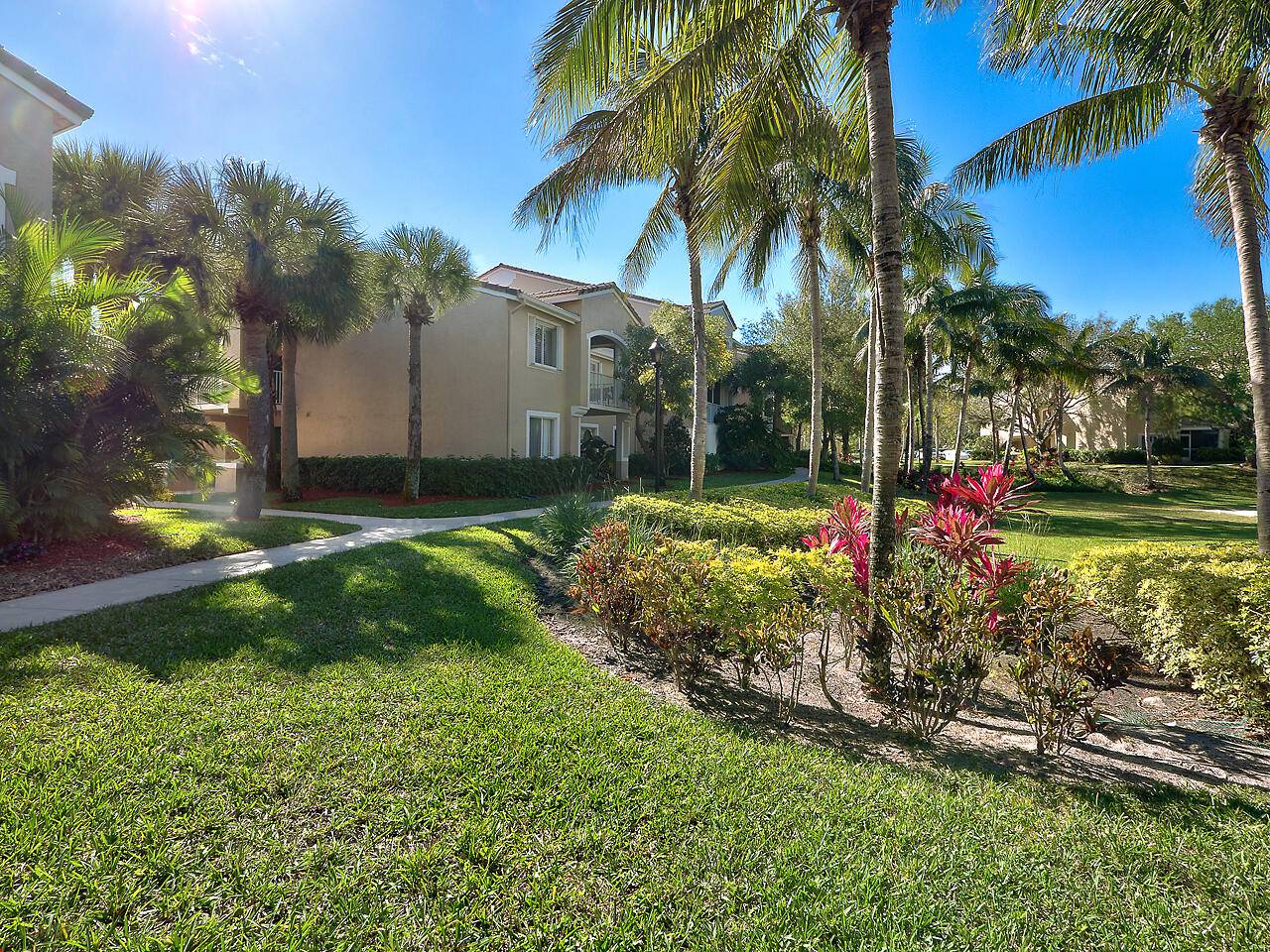 Welcome to your very own tropical oasis in the heart of Lighthouse Cove !