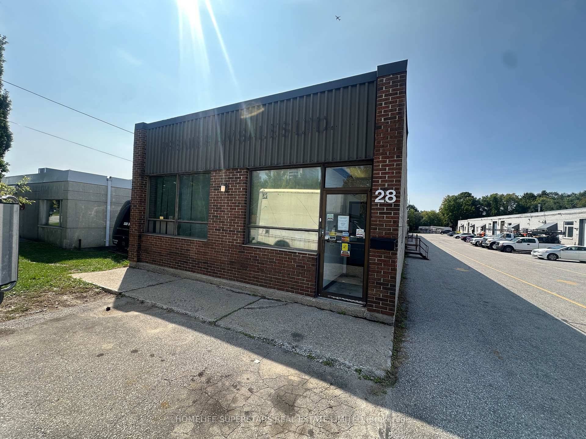 Freestanding Industrial Building w Over 8, 500 Sq.