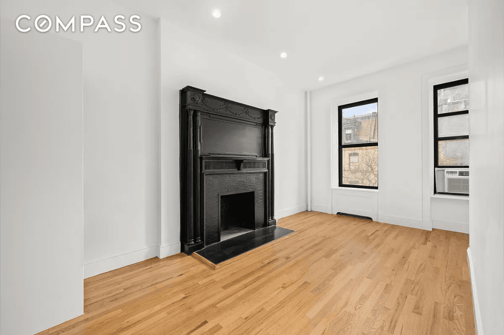 This sponsor unit is a charming 1 bedroom, 1 bathroom apartment located on the Upper West Side of New York City.