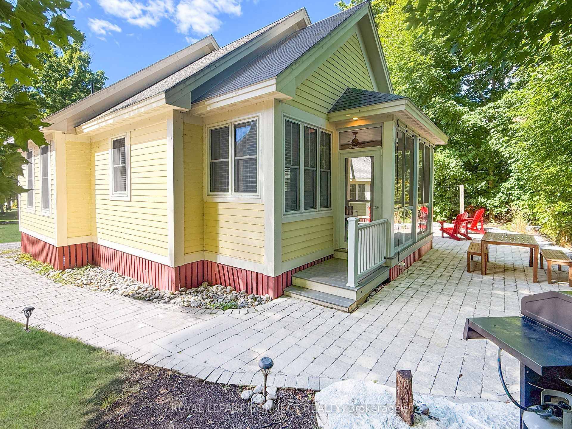 Your Cottage Retreat in the Heart of Prince Edward County !
