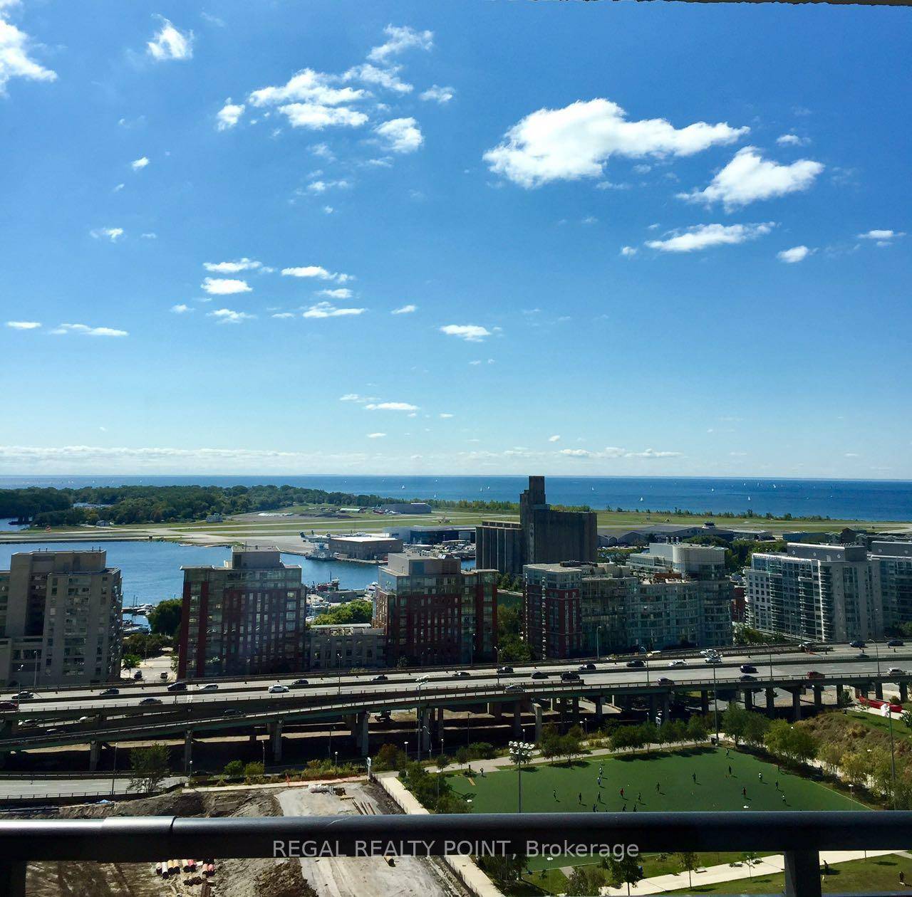 Spacious 1 Den Unit in CityPlace 698 Sqft !