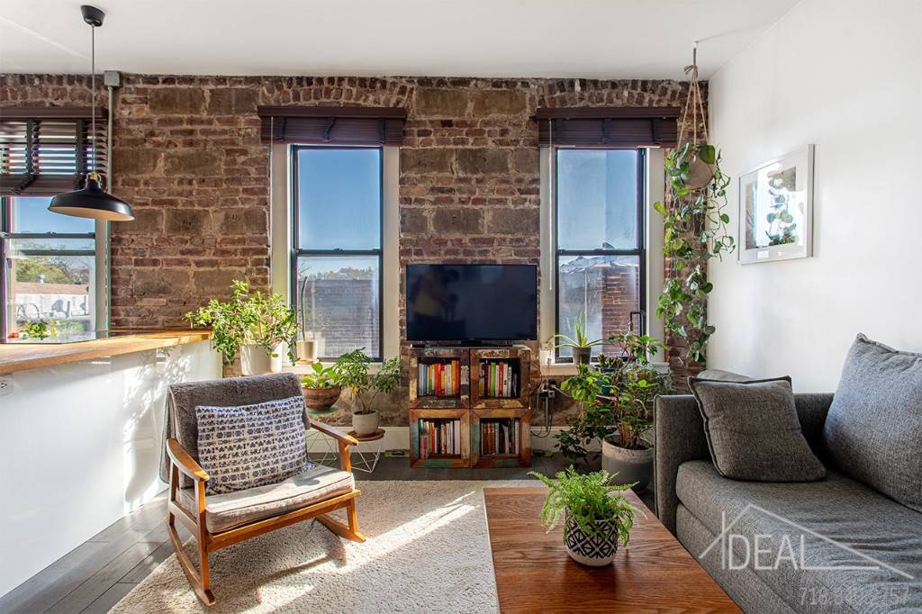 Wonderful 1 bedroom apartment for Sale in Bushwick.