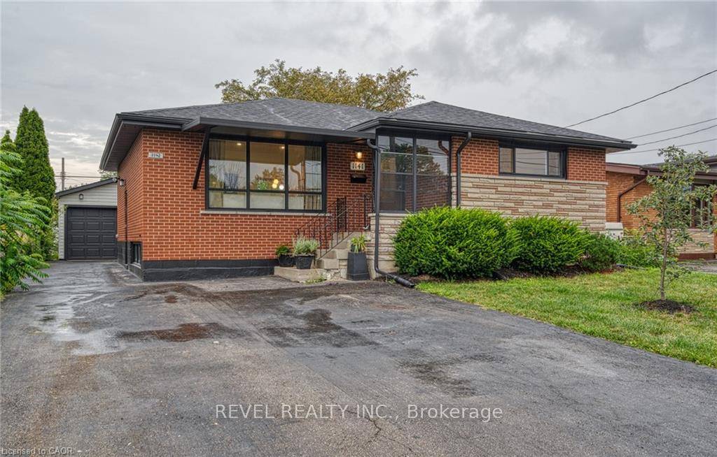 LEGAL DUPLEX Full vacant possession by June 10th !