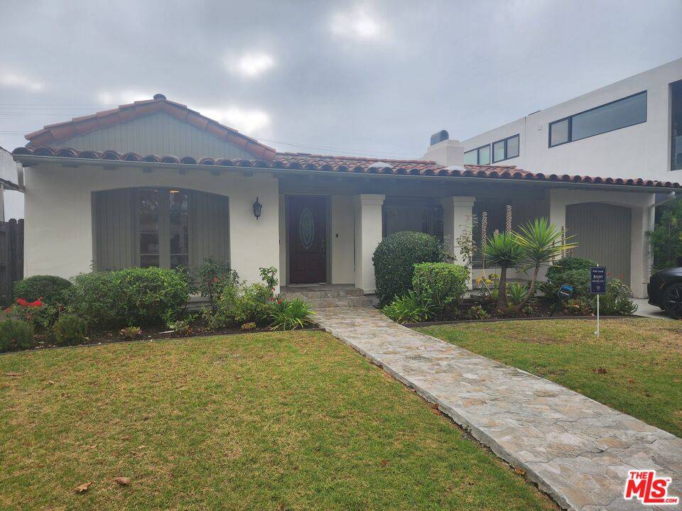 328 S Oakhurst Dr 4BR Beverly Hills La