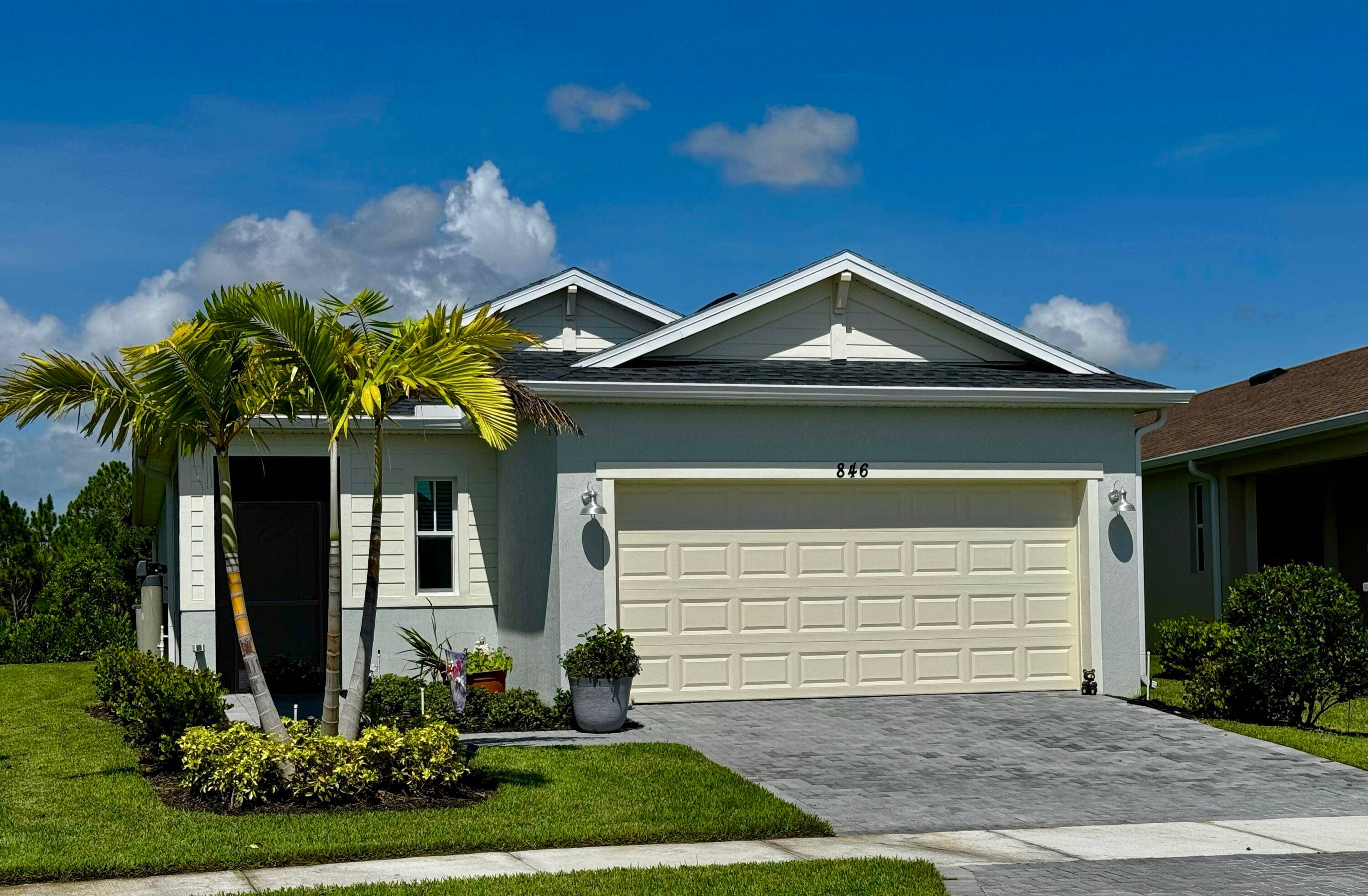 Immaculate 2023 Home in Resort Style 55 Gated Community Cul de Sac Living with Sunset Views !