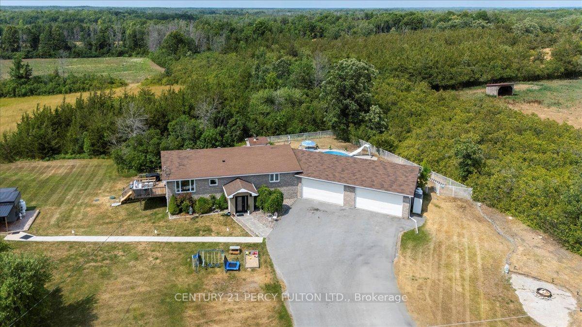 LUXURY 5 BEDROOM COUNTRY ESTATE WITH A SEPARATE 1 BED 1 BATH GARDEN SUITE amp ; RESORT STYLE POOL OASIS.