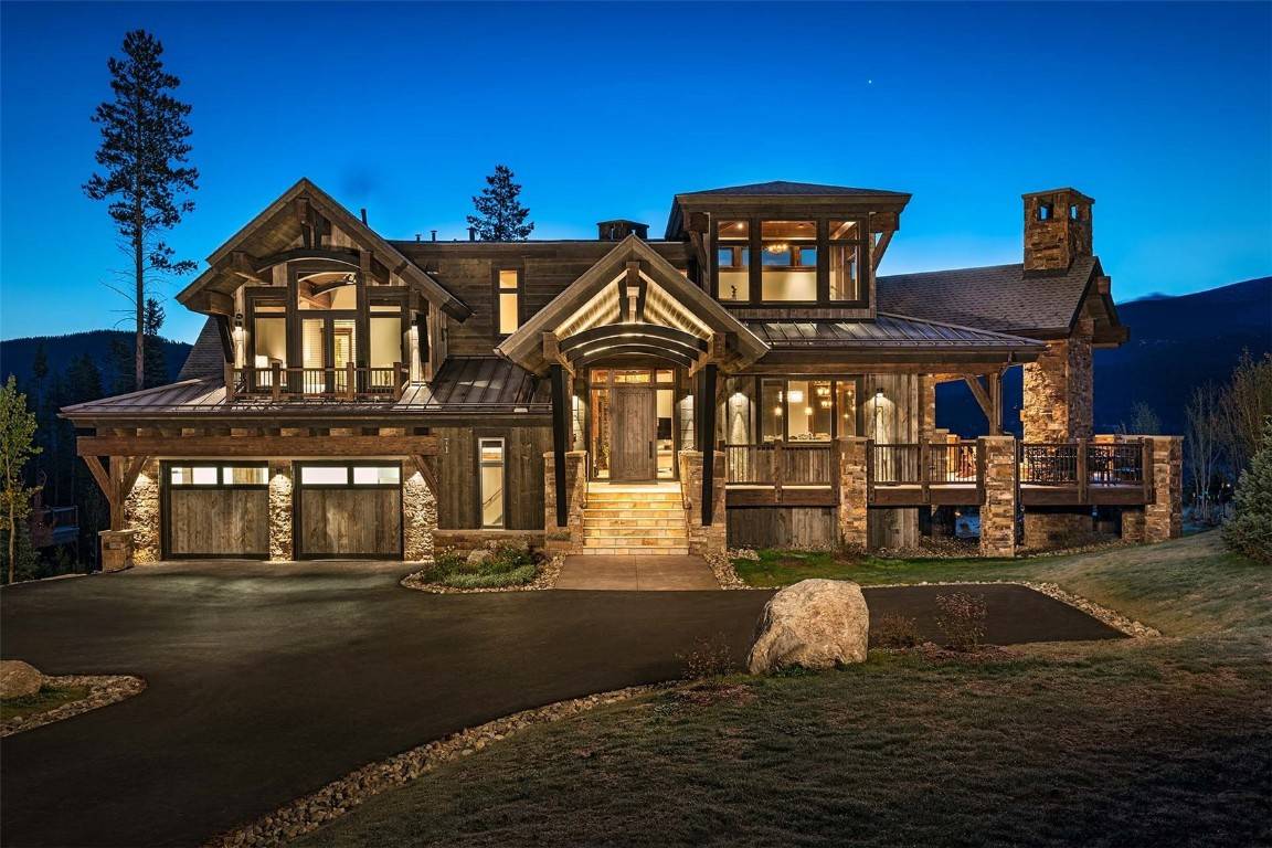 The location of this ski home offers unsurpassed 300 degree mountain views enjoying a setting that backs to open space on a quiet cul de sac in the exclusive and ...