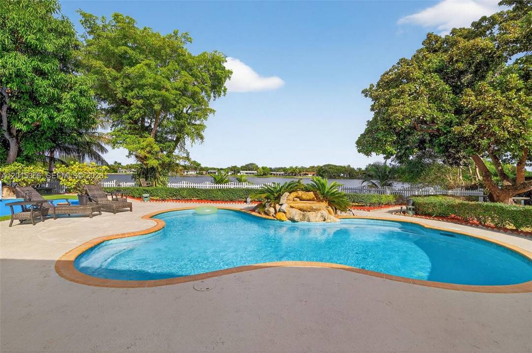 Lakefront living in the heart of Kendall.