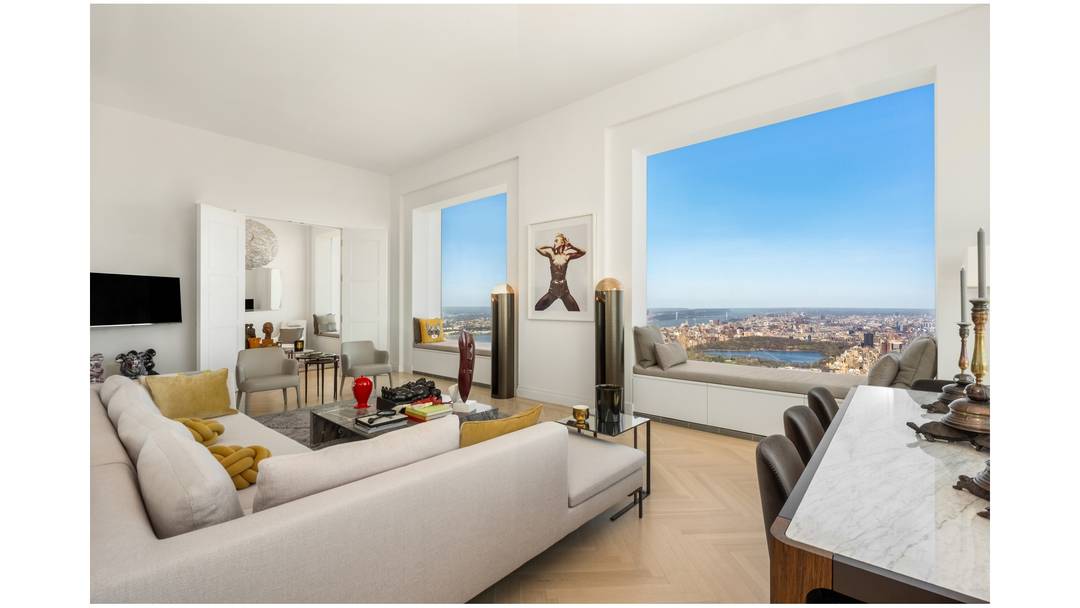Residence 81A at 432 Park Avenue presents a rare opportunity to own a home on an ideal floor within one of the most recognizable addresses in the world.