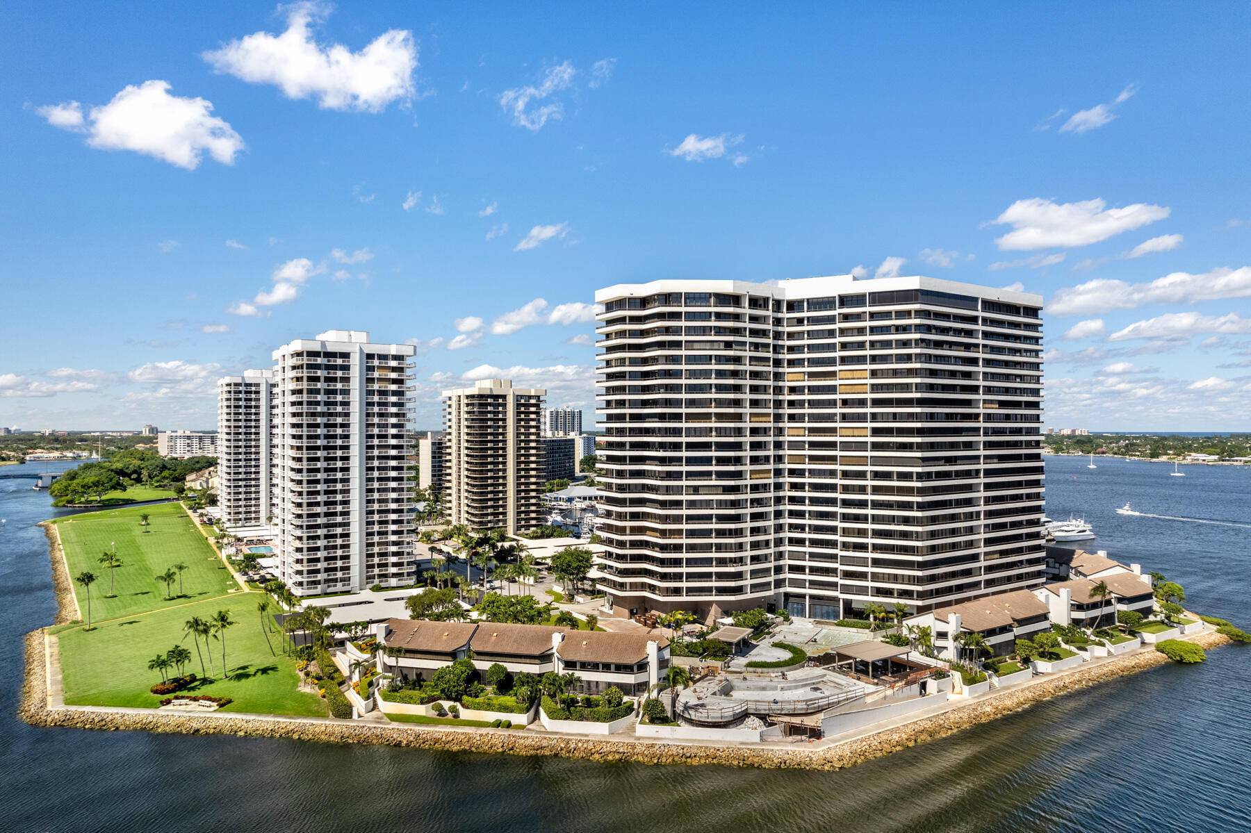 Introducing residence 1757 at Lake Point Tower !
