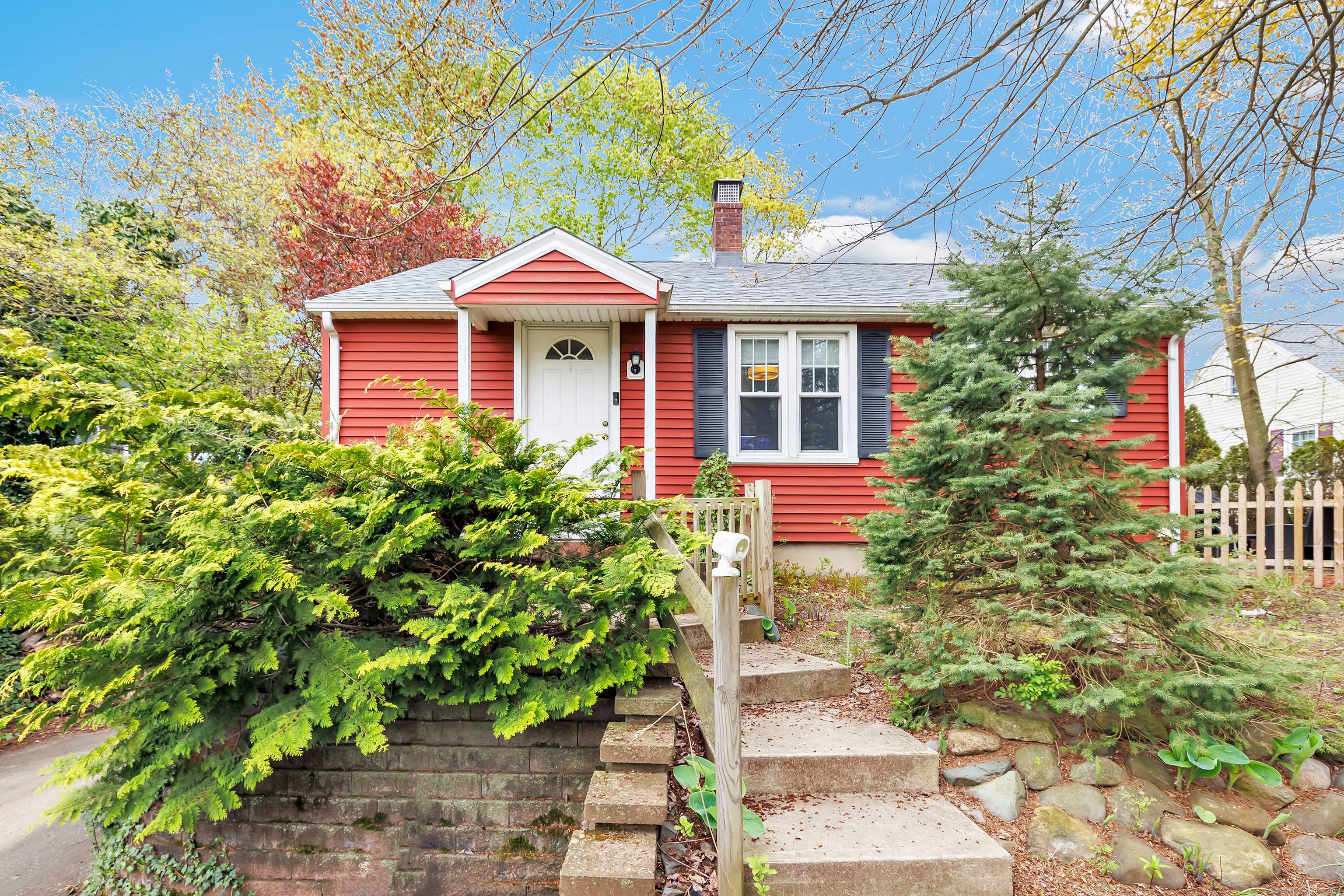 Tucked away at the quiet end of Pond Point Avenue, this charming 2 3 bedroom home offers coastal living with everyday convenience.