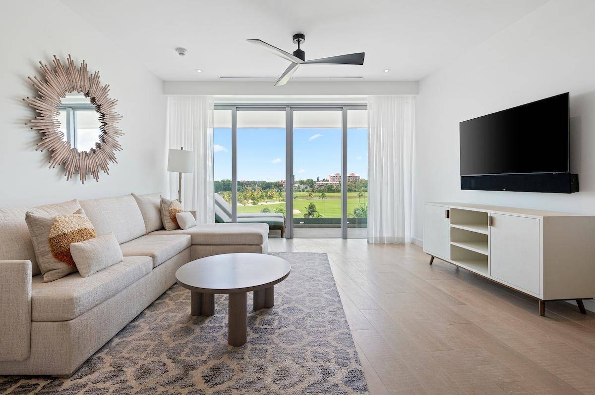 GOLDWYNN Condo New-Providence