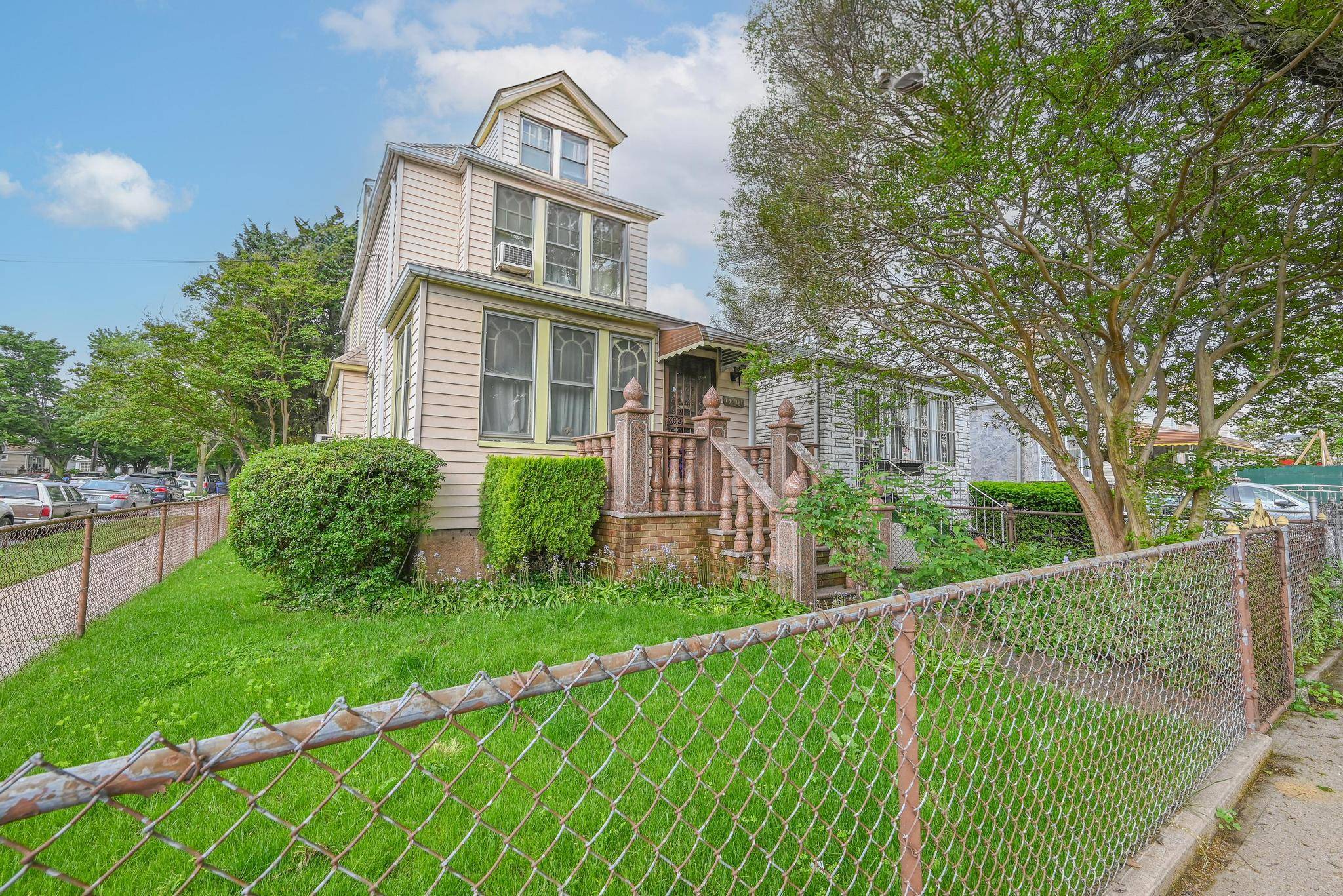 Opportunity knocks in South Ozone Park !