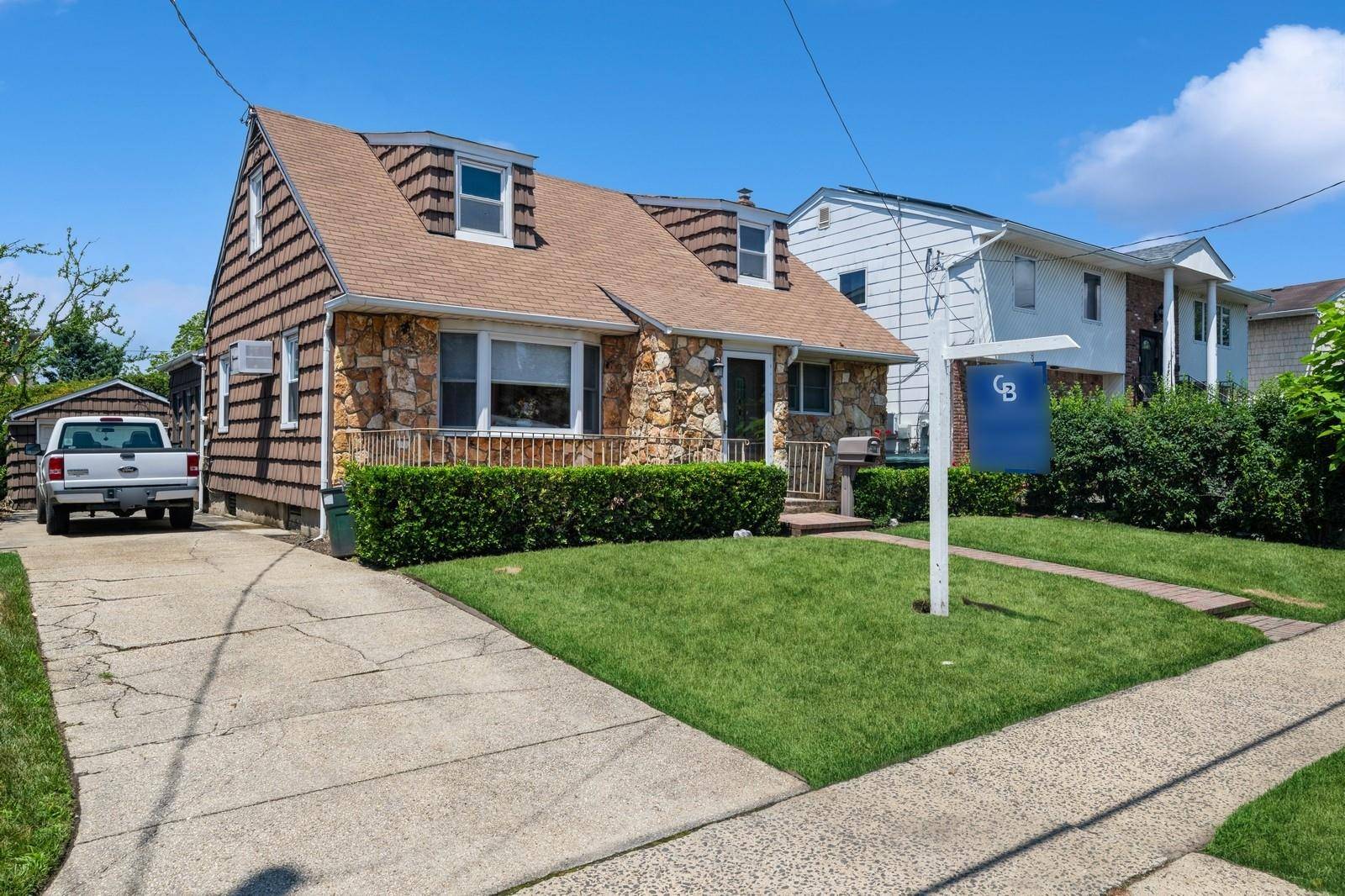 This 4 bedroom 2 bath, 1.