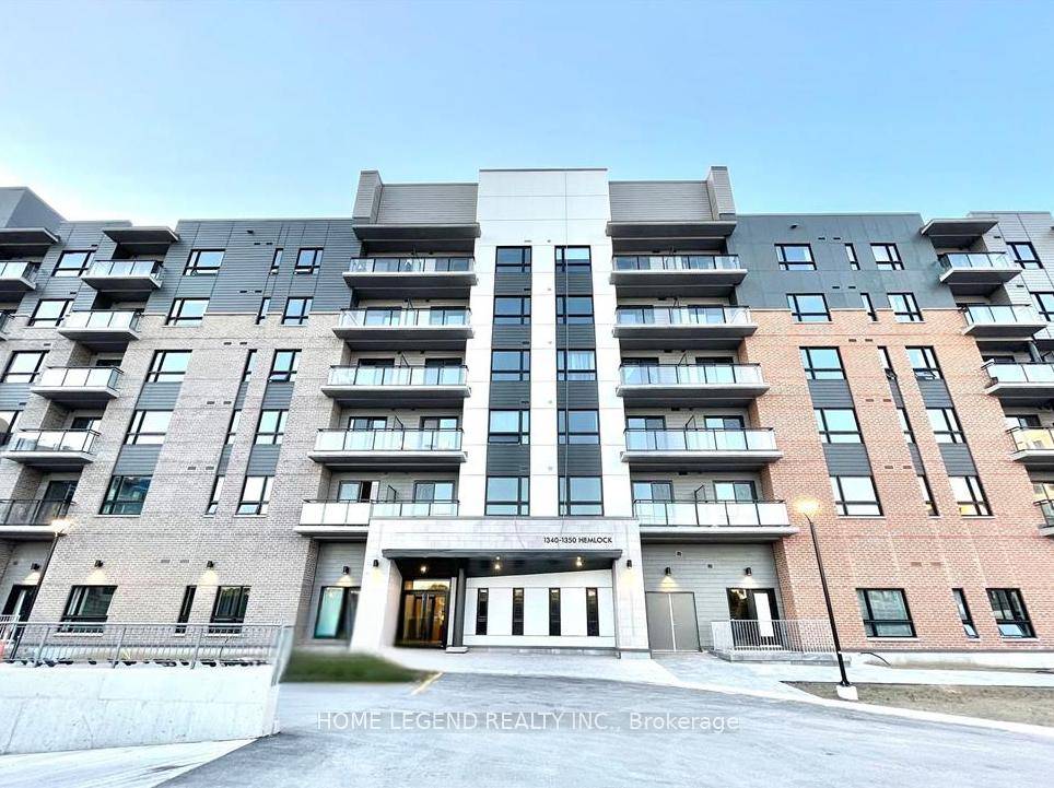 Welcome To The Top Floor, New Community And Spacious 2 Bedrooms Ensuite With Balcony In The Heart Of Wateridge Village.