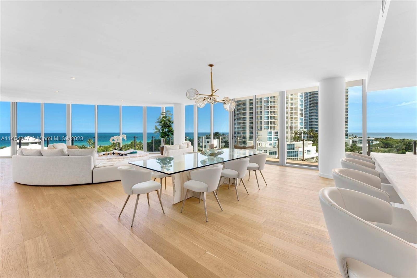 Embrace modern luxury living in this Penthouse with private rooftop at the heart of South of Fifth at One Ocean, where a waterfront lifestyle meets the vibrancy of the city.