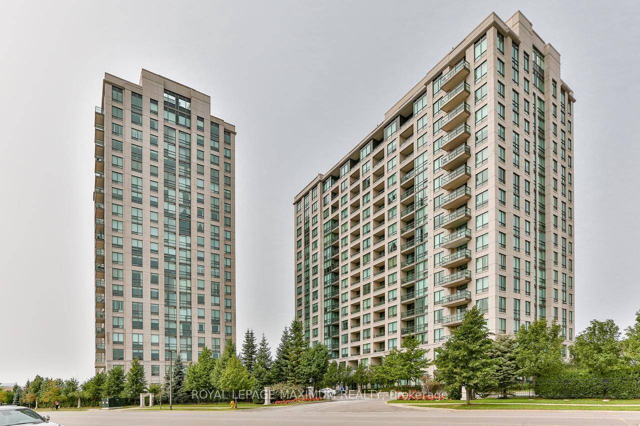 Amazing Condo In A Great Location, Steps To The Promenade Mall.