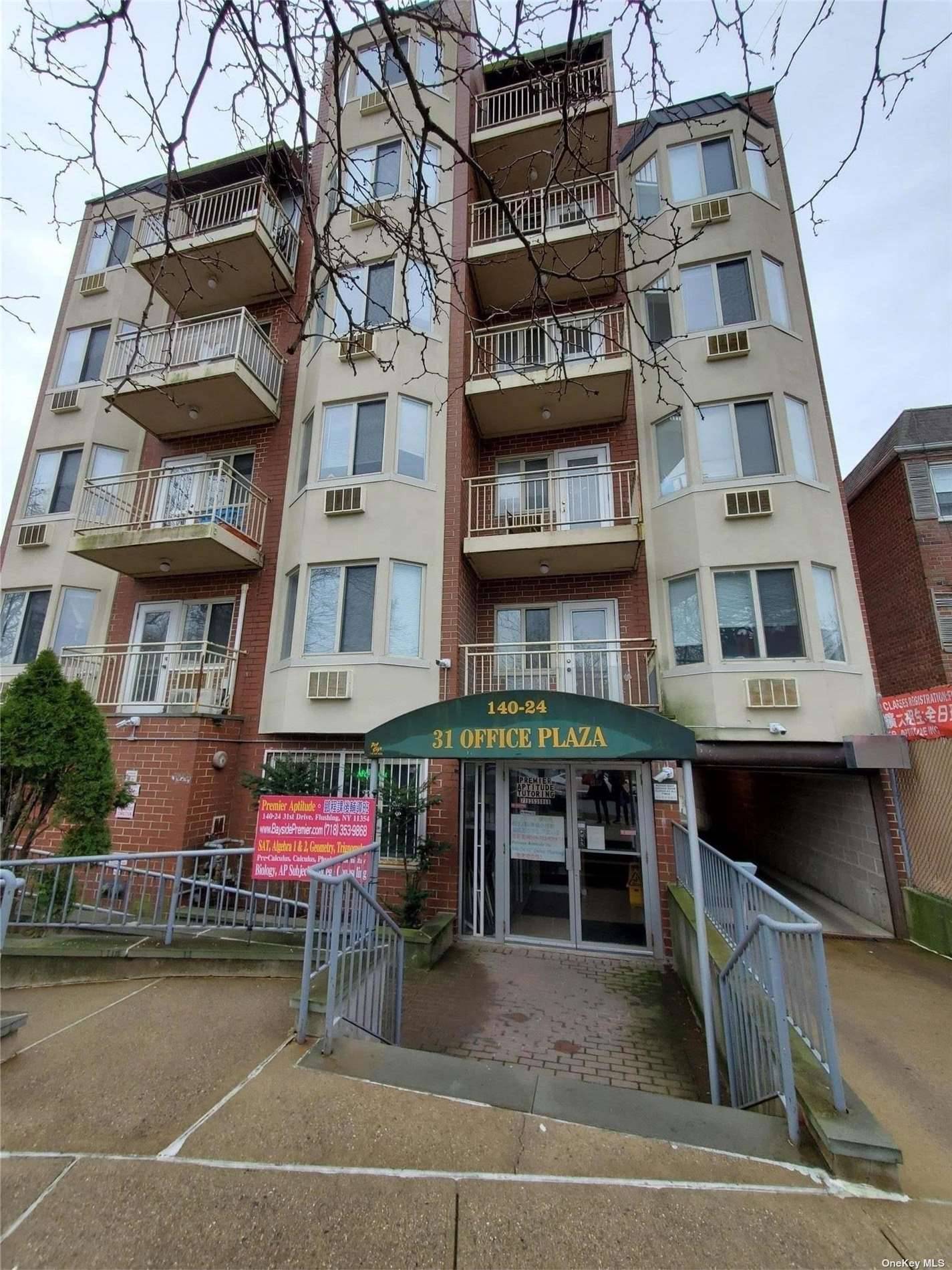 Great location ! beautiful 2 bedroom, 1 full bath room, Kitchen, Balcony, and Beautiful view.