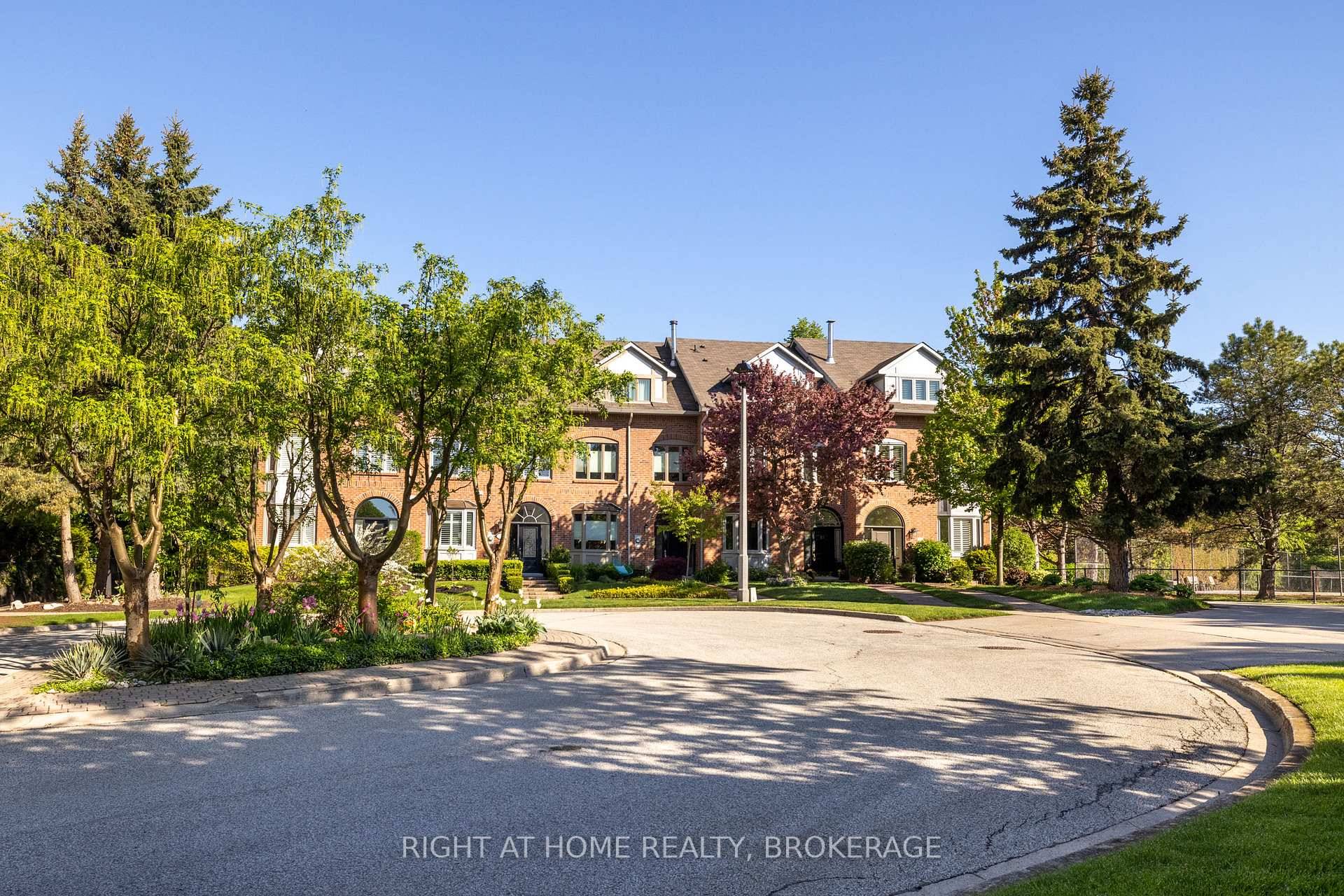 Experience lakeside living at its finest in this stunning 3 bedroom, 3 bathroom freehold townhome offering over 2, 600sqft of living space.