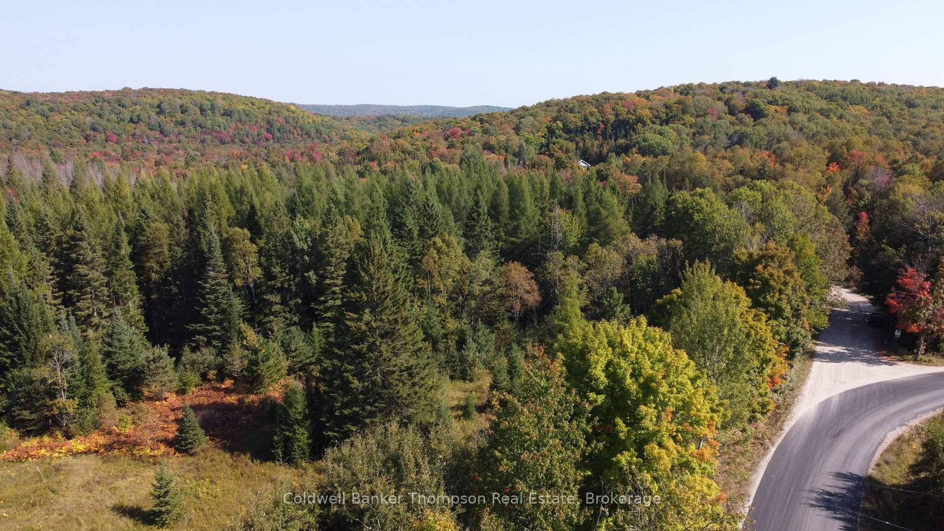 This newly severed 3. 2 acre lot has endless possibilities for you to build you dream home !