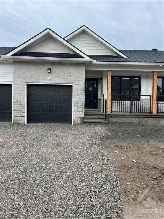 Welcome to 96 Whitcomb Crescent !