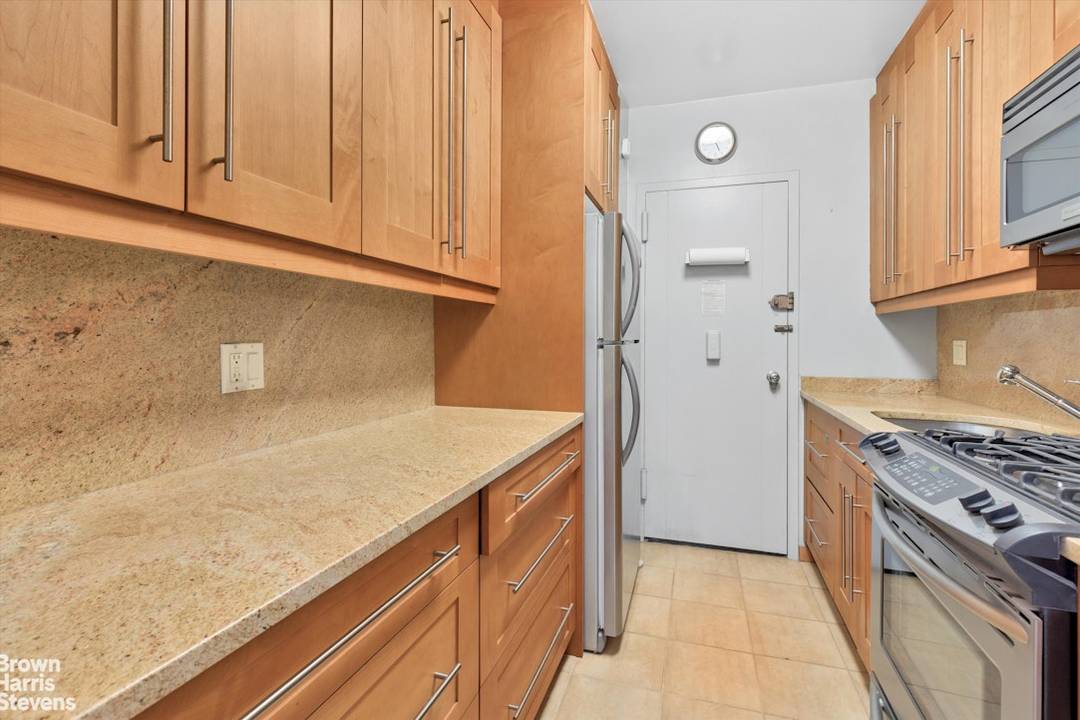 South facing, convertible two bedroom.