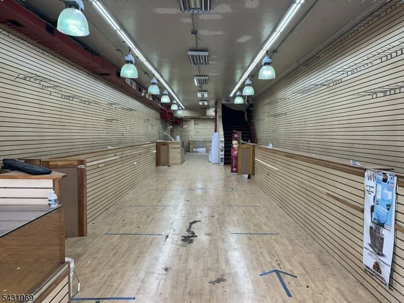 Positioned in the core of Downtown Newark's main commercial corridor, 118 122 Market Street offers a 8, 000 SF asset with immediate value add and long term Redevelopment upside for ...