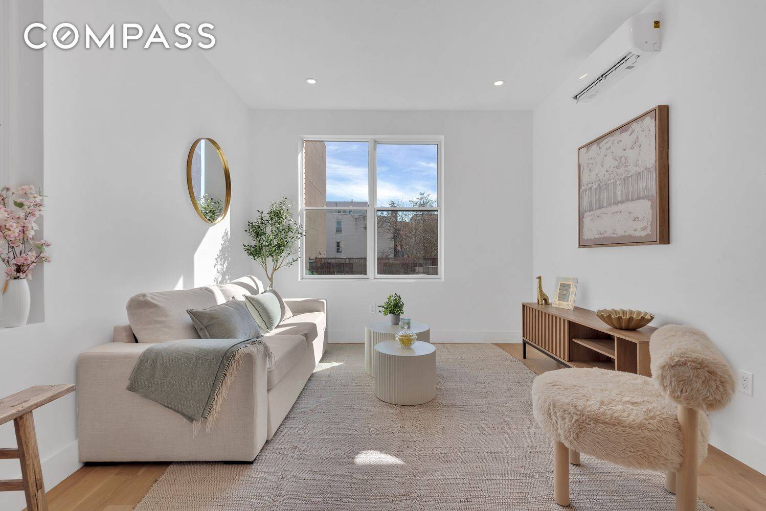 LIMITED TIME BUYER INCENTIVE ONE FULL YEAR OF COMMON CHARGES PAID BY SPONSOR Welcome to 97 Seigel A Boutique New Development Condominium in East Williamsburg Discover the perfect blend of ...