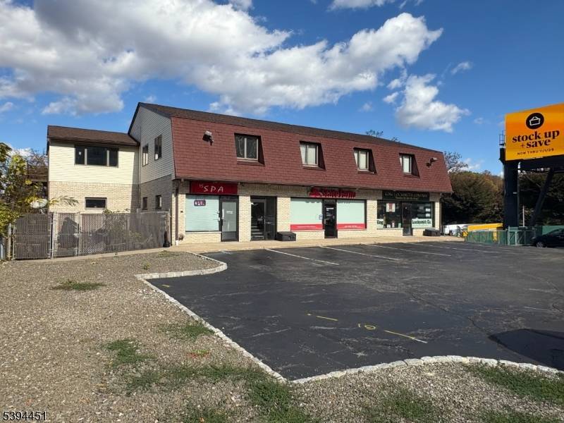 Outstanding high visibility location !