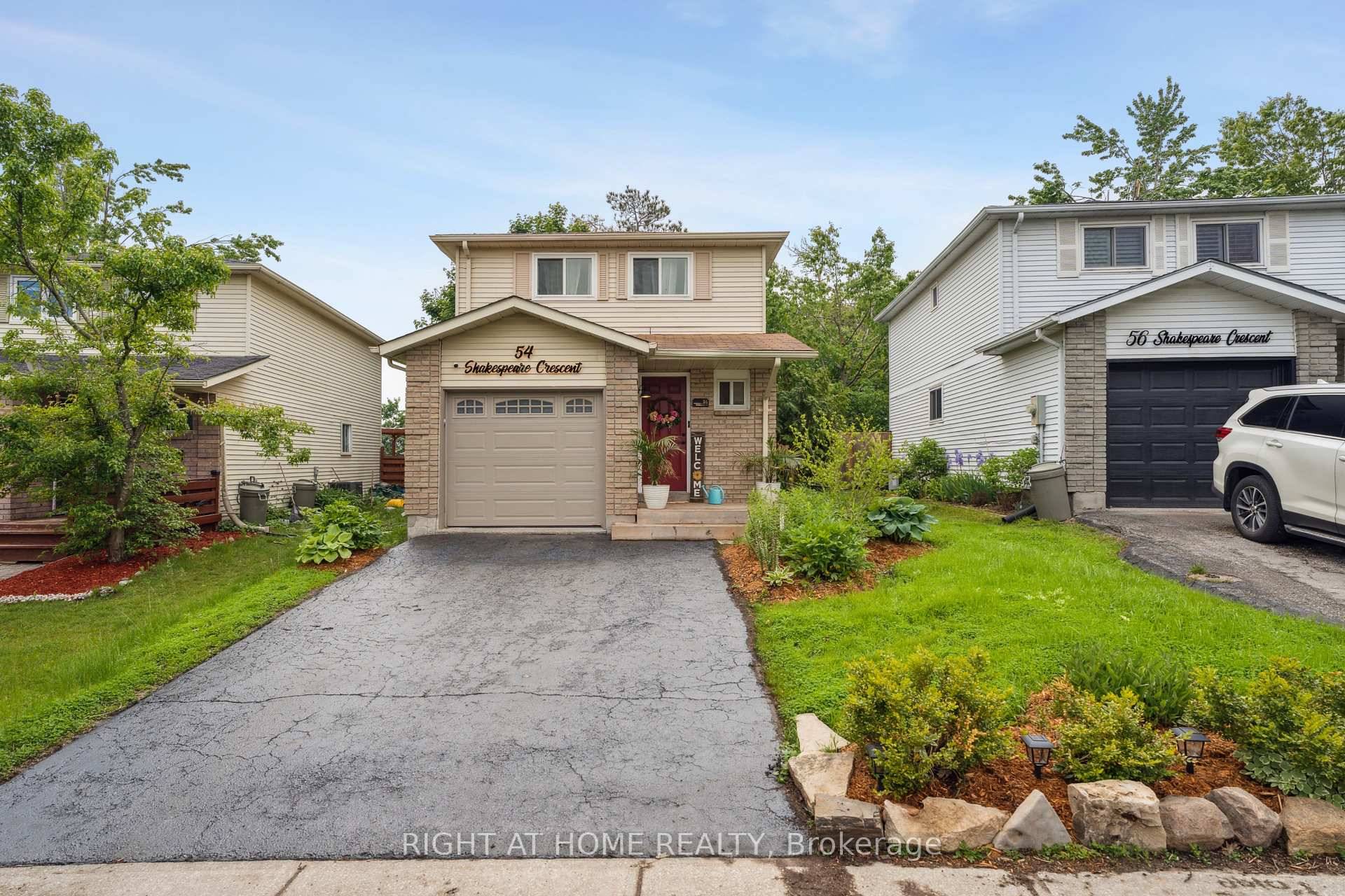 Bright, clean, and full of charm, this 3 bedroom, 2 bathroom home sits on a mature lot in Barries quiet Letitia Heights neighbourhood.