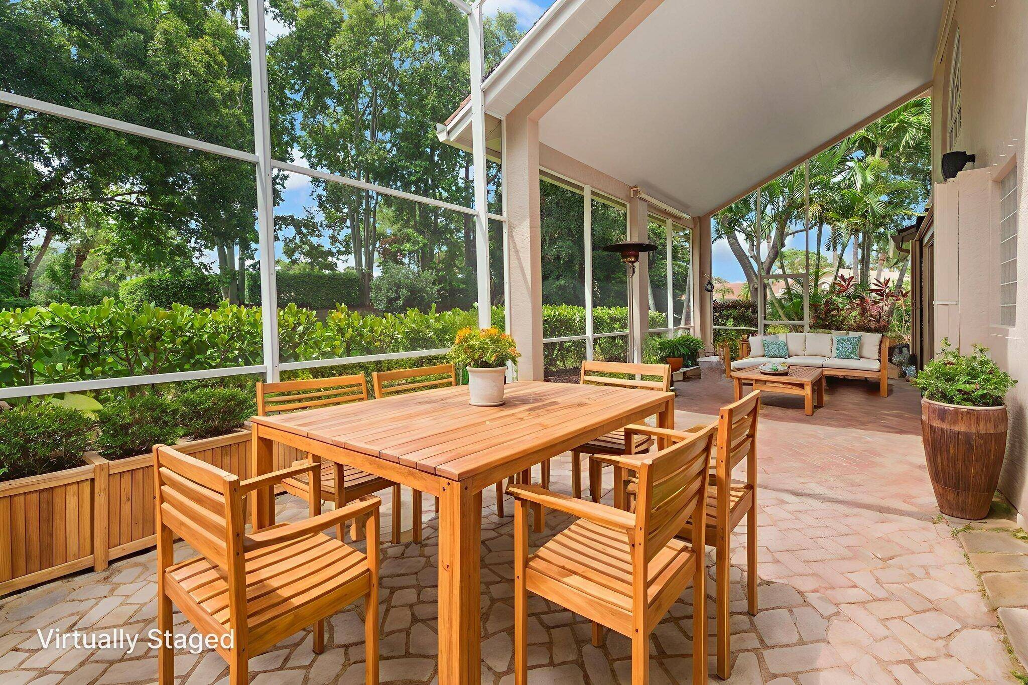 Beautiful 2 story home in the gated neighborhood of Country Club Estates of Port St.