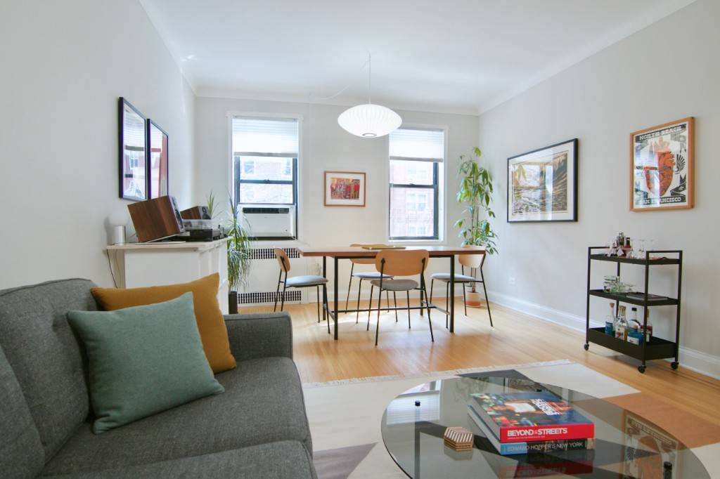 Exceptional one bedroom for sale in prime Kensington location !