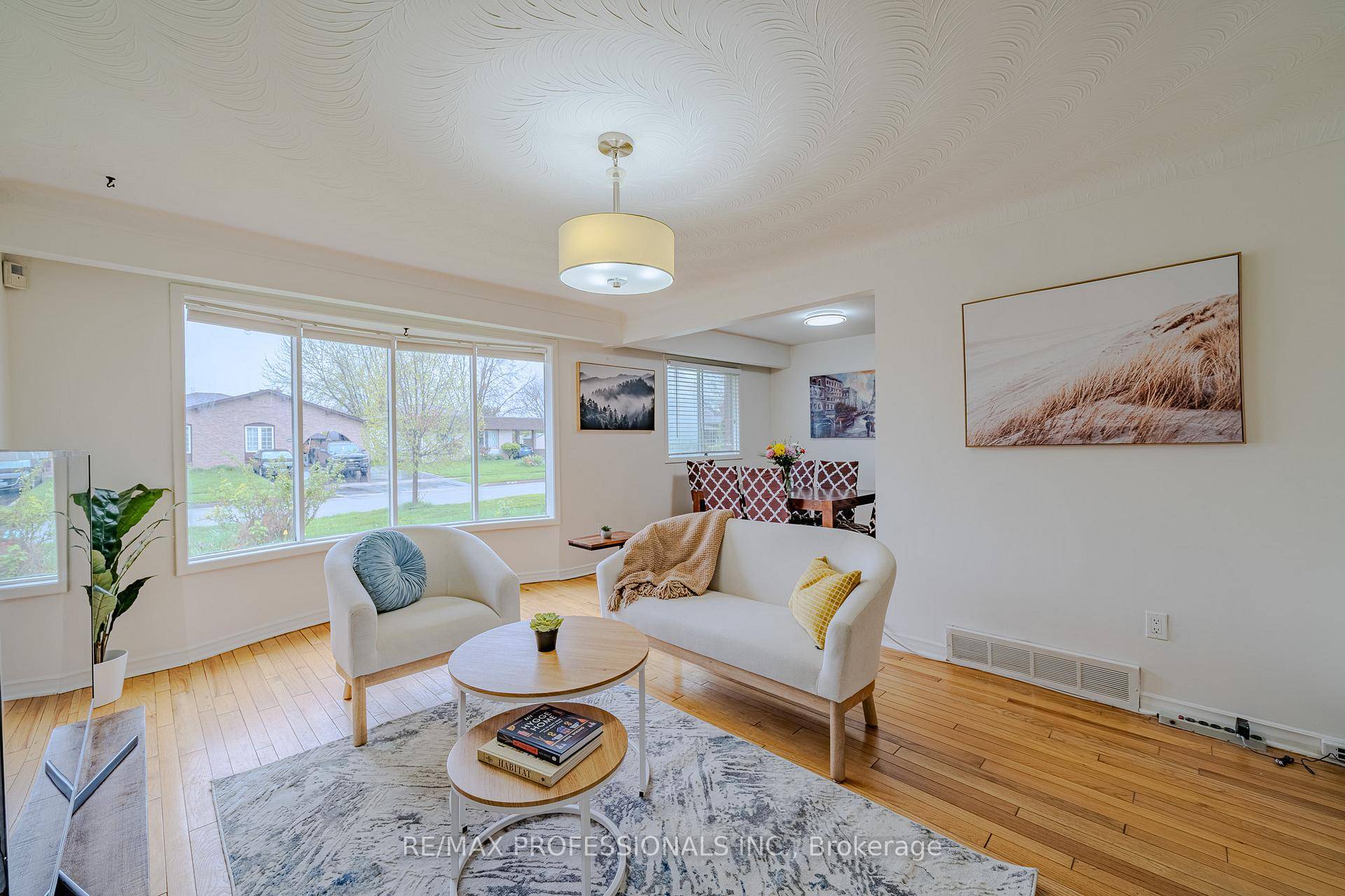 Welcome to this beautiful home offering exceptional income potential or the perfect setup for an in law suite, located in Niagara's highly desirable North End !