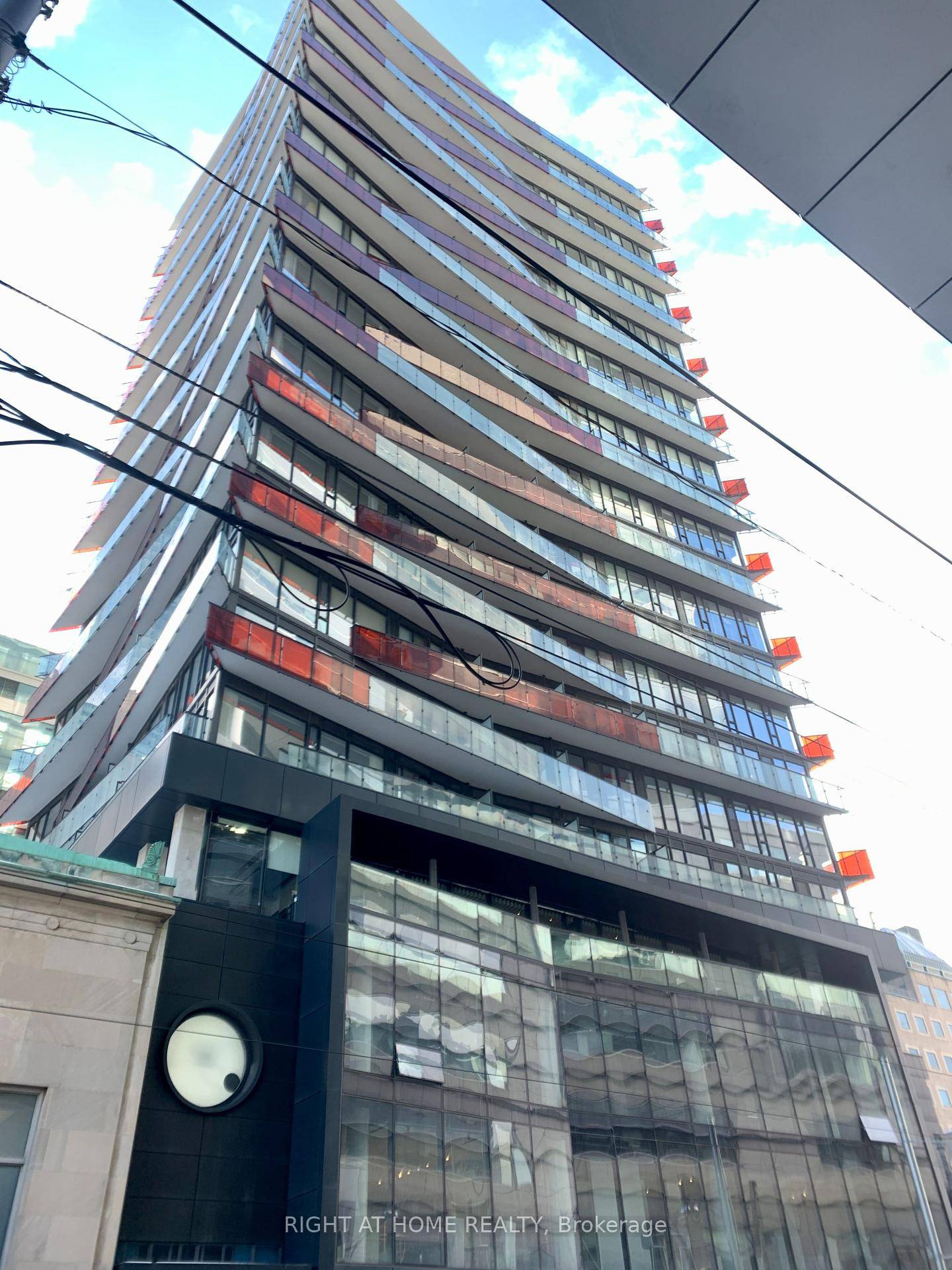 Welcome Home To This North Facing Studio At Smart House Condos.