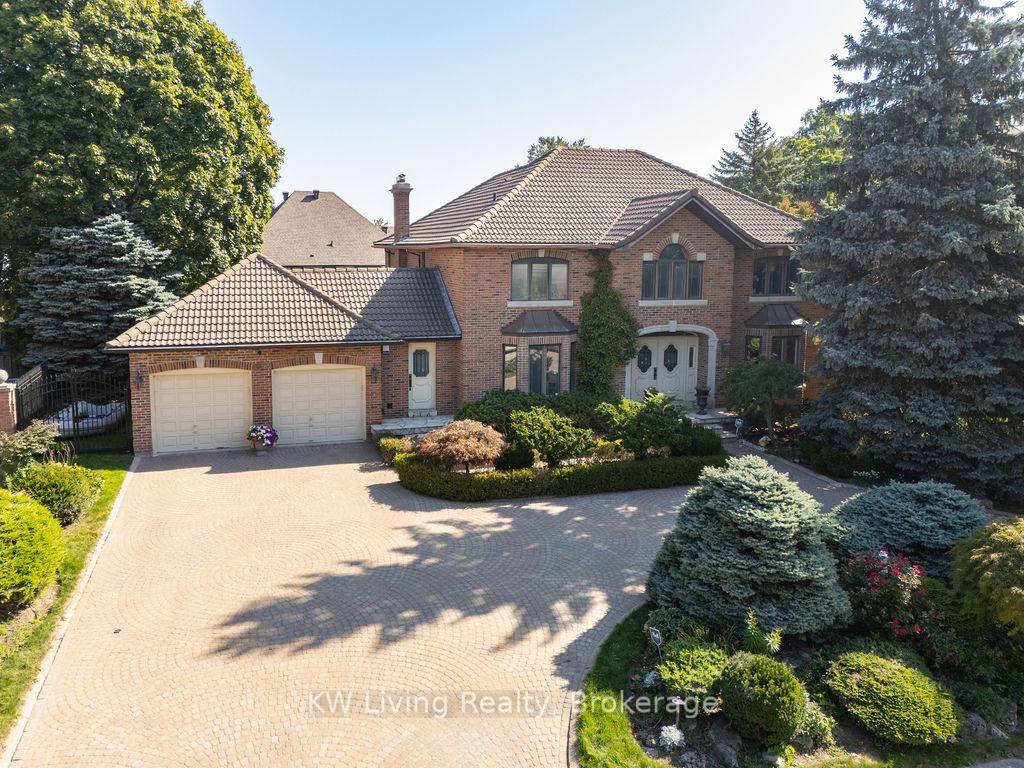 Nestled in one of Mississauga's most desirable communities, just moments from the prestigious Mississauga Golf and Country Club, this stately residence offers timeless appeal and exceptional space for both family ...